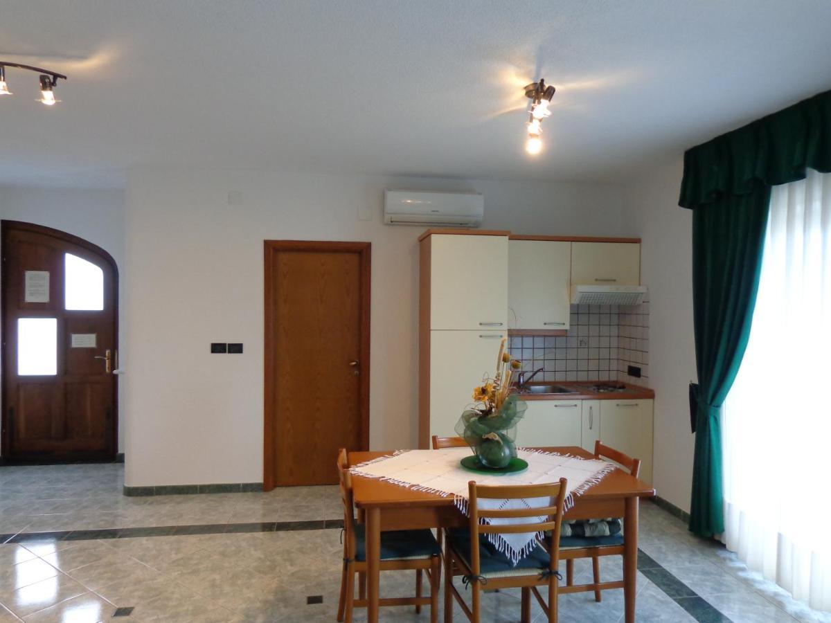 Apartmens Alenka Rovinj Habitación foto